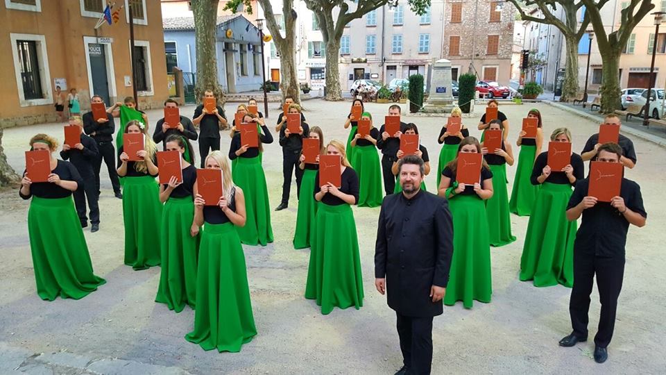 Koris Universum Francija Ar Mapem