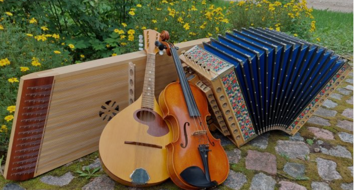Lauku Kapelas Instrumenti